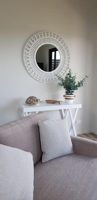 Beautiful River View Apartment *